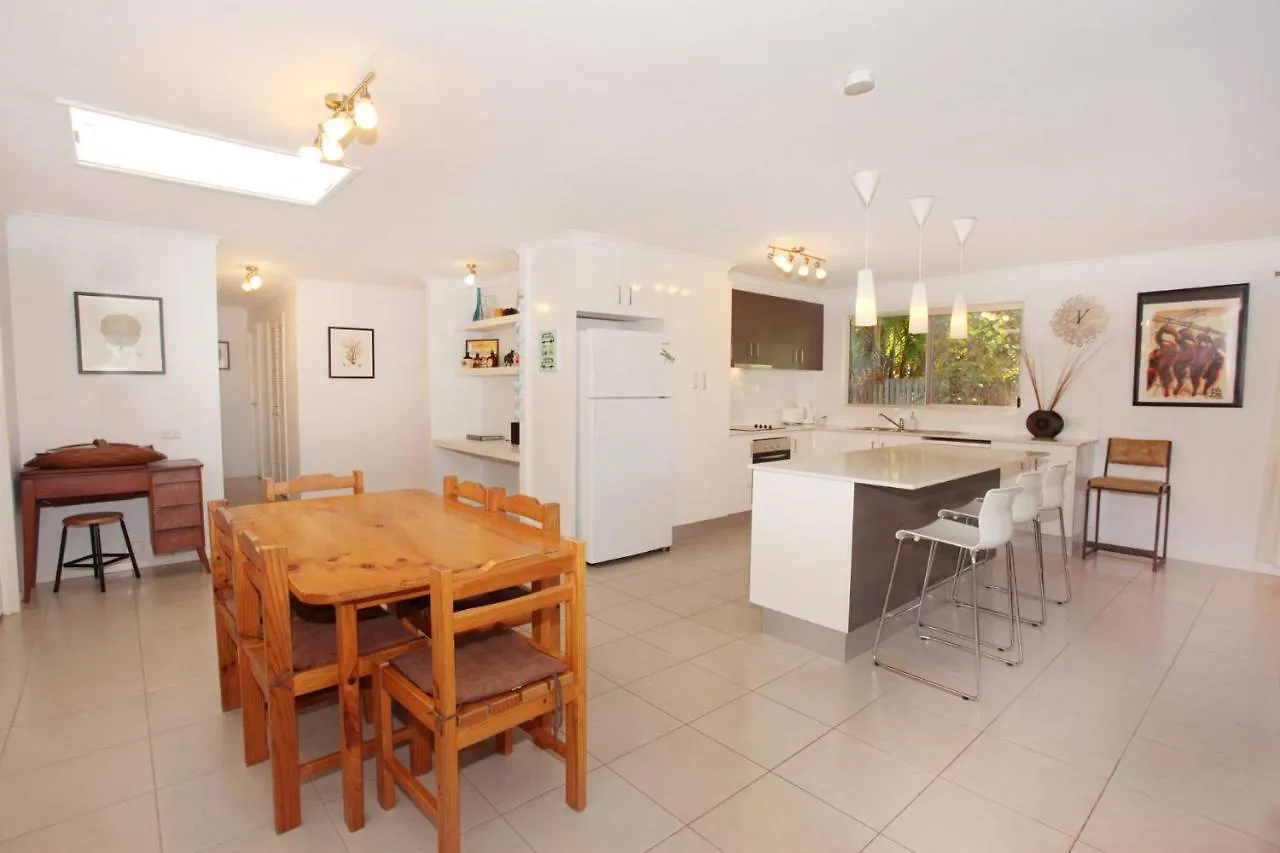 35 Santa Monica Avenue Vila Coolum Beach